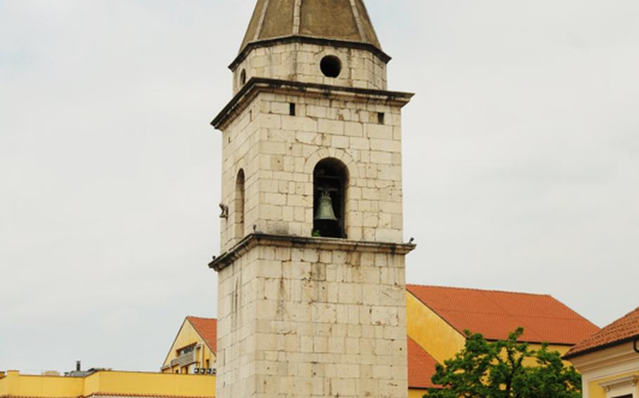 After the 18th-century earthquake, the clock tower that had been next to the Santa Sofia church was moved a little away from the church to avoid damaging the church in future quakes. It now marks the beginning of the posh shopping street, Corso Garibaldi.