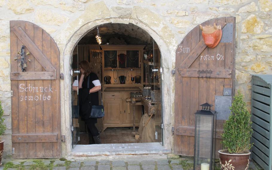 Along Marbach’s Mittlere Holdergasse, there are several small hole-in-the-wall shops worth perusing. There are plenty of local arts and crafts for the window shopper to investigate.