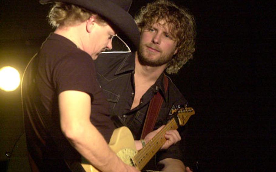 During much of the two-hour concert, the spotlight was on Bentley’s bandmembers, especially lead guitarist Rod Janzen, shown playing his vintage Fender Telecaster.