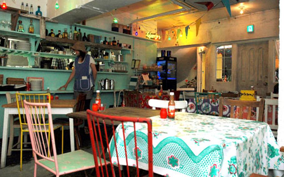 An early night at Junkadelic made for an empty dining room. But don&#39;t let the empty chairs fool you. This place serves up ample and reliable favorites — guacamole, ceviche, and tasty margaritas.