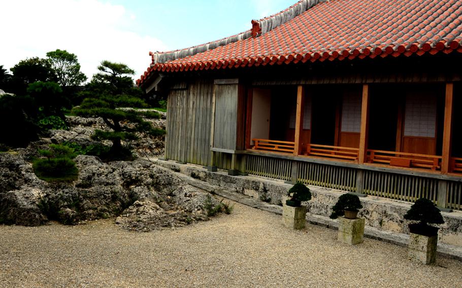 Part of the garden located outside the Tea Room. Shurijo Castle is the only castle on Okinawa to have a garden featuring Ryukuan limestone that enhances its beauty.