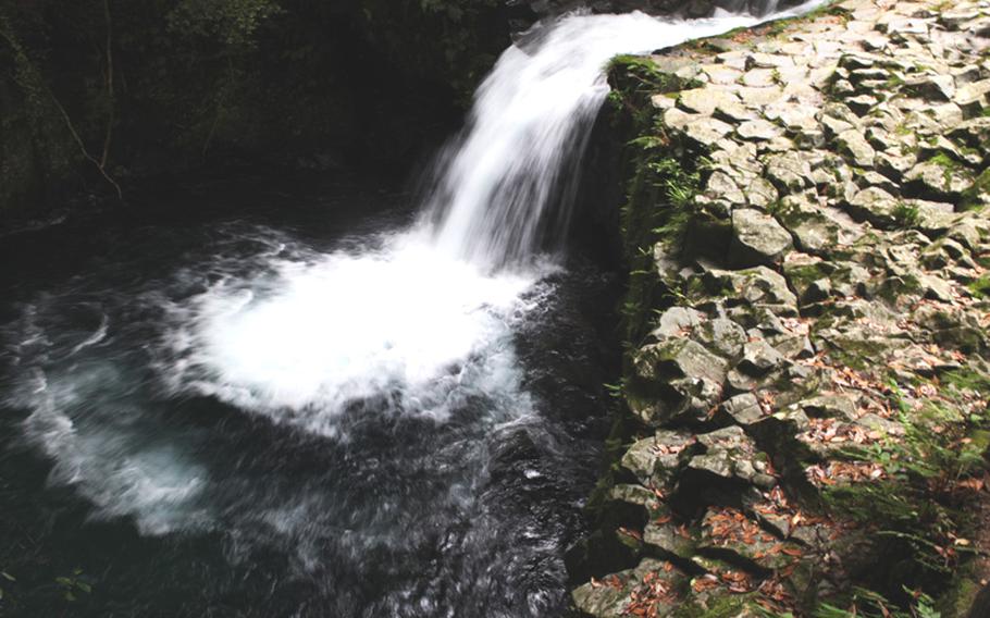 The Hebidaru is one of the Seven Waterfalls in southeastern Izu.