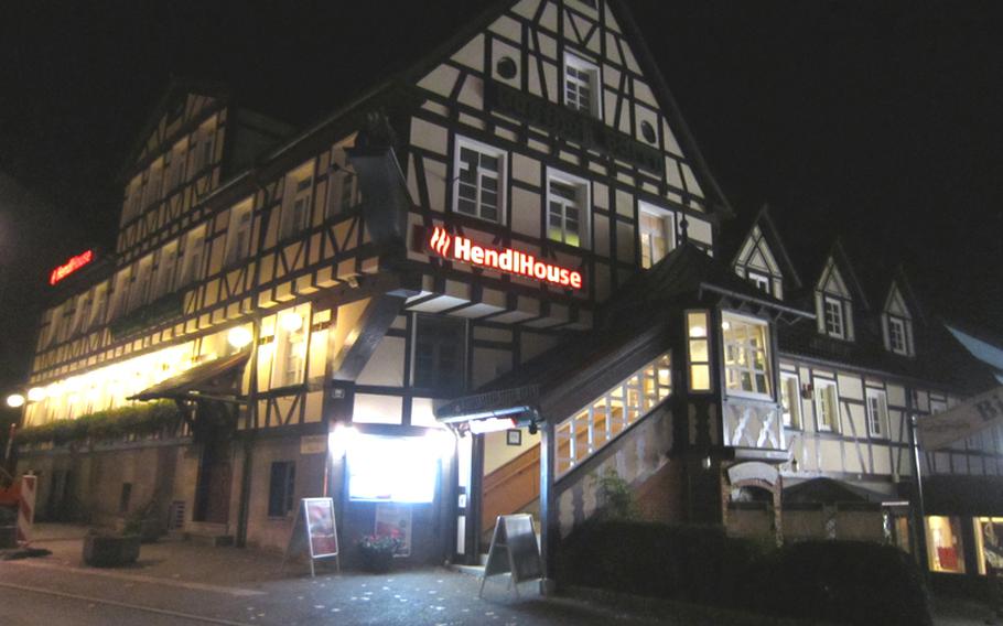 HendHhouse in Böblingen is a restaurant and hotel where more than 25 chicken dishes are served daily. Other dishes, such as beef, steak, duck and ostrich are also on the menu.