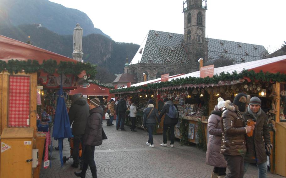 Bolzano will hold its annual Christmas Market for the 20th straight year in 2010. As in 2009, the main action takes  place in Piazza Walther, right across the street from the city's Duomo.