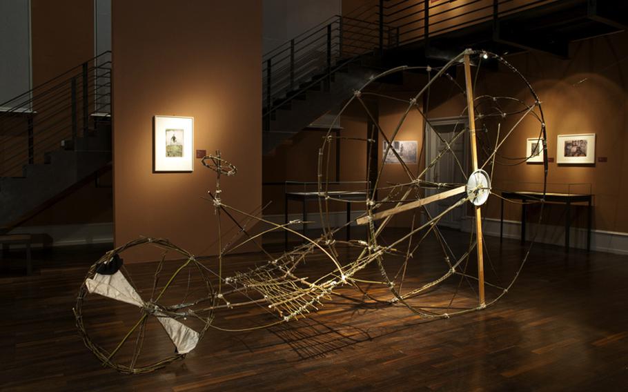 In addition to the paintings by Josef Forster, the exhibition at Heidelberg University's psychiatry clinic is a reconstructed version of a big wheel he made of branches.