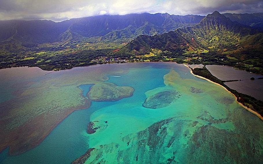 During my very first helicopter tour around the island I enjoyed a great view of Kaneohe Bay and its amazing sandbars and reef system along the windward coast of Oahu.