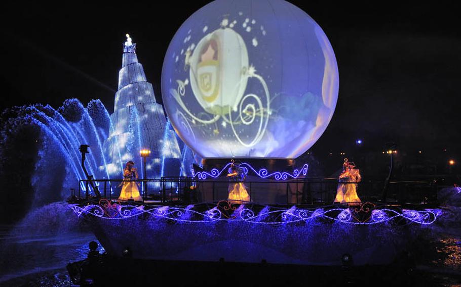 See the special nighttime spectacular Fantasmic at Tokyo DisneySea.