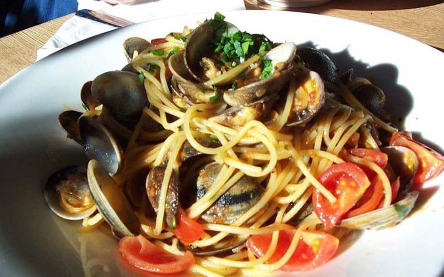 Spaghetti Vongole with fresh cherry tomatoes and baby clams is a specialty of Jimmy's Hutte.