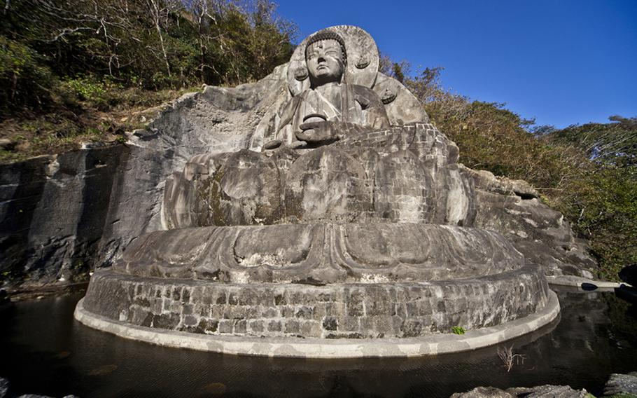 One of the main sights to see during a visit to Nokogiri-yama is the Nihon-ji Daibatsu (great Buddha statue); which measures a colossal 101 feet.