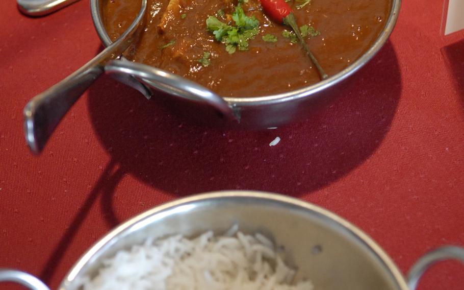 The chicken chili masala, topped with a red chili pepper, is one of the spiciest dishes at the Maharaja Indian Restaurant in Ramstein-Miesenbach.