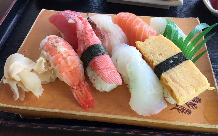 Payao serves up some of the freshest and most delicious fish on Okinawa. Pictured is the 1,500-yen sushi lunch set.