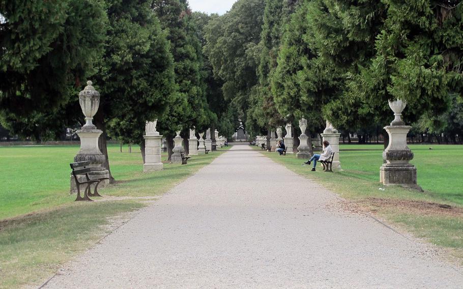An elegant avenue bordered by statues is among Parco Querini's features.