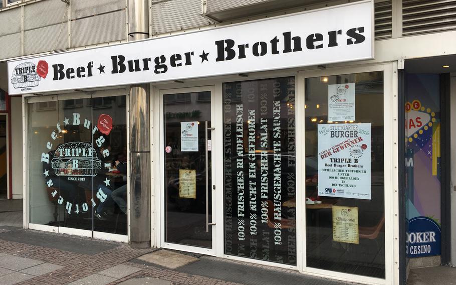 Beef Burger Brothers is a popular place in dowtown Stuttgart for a quick bite. As the name suggests, the specialty is hamburgers.