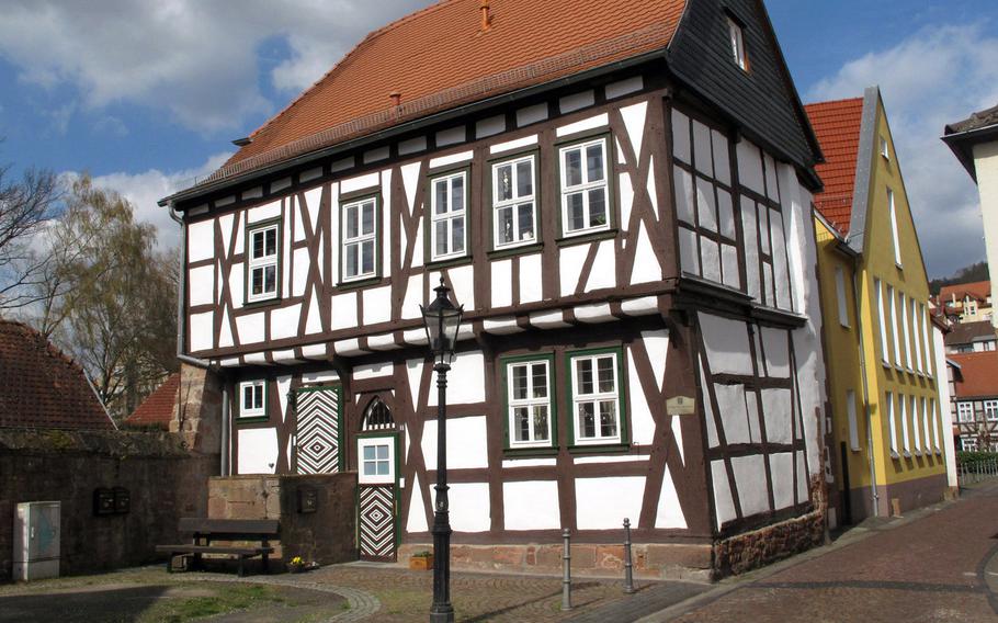 A half-timbered house that served as the Town Hall of Burg Gelnhausen, a village outside the imperial palace. Today it belongs to Gelnhausen proper.