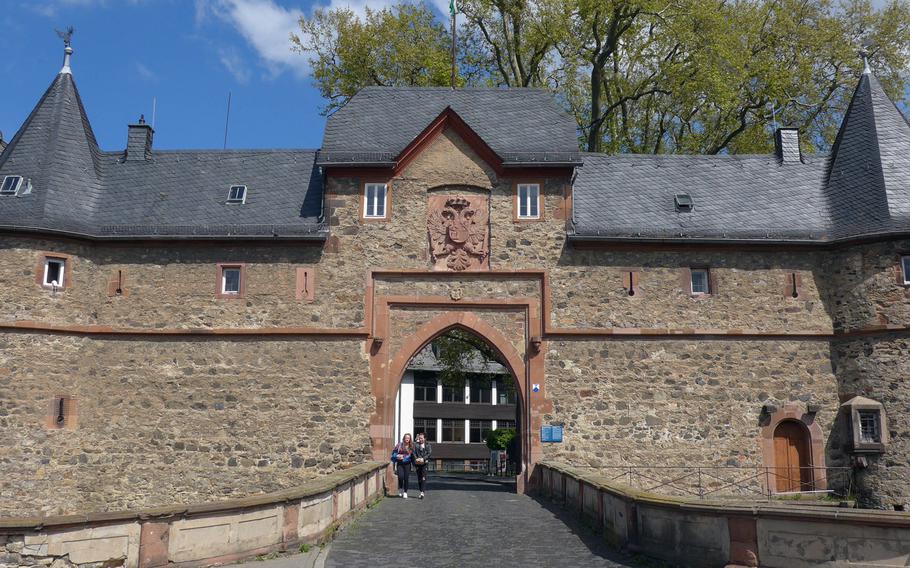 The southern gate of Burg, or castle in Friedberg. It is one of the largest in Germany. The castle was first mentioned in 1216, the gate dates back to around 1500.