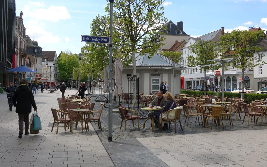 Elvis-Presley-Platz, the Friedberg, Germany, square named after the American music and movie star who was stationed here while in the army. It abuts Kaiserstasse, the city's main street.