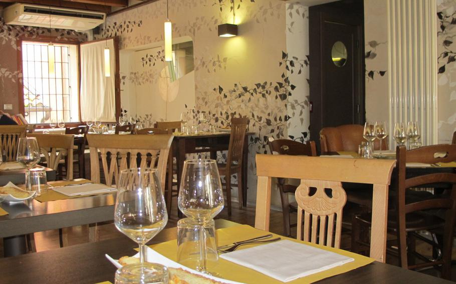 Il Molo restaurant brings full-flavored Sicilian dishes to a pretty, refined setting.