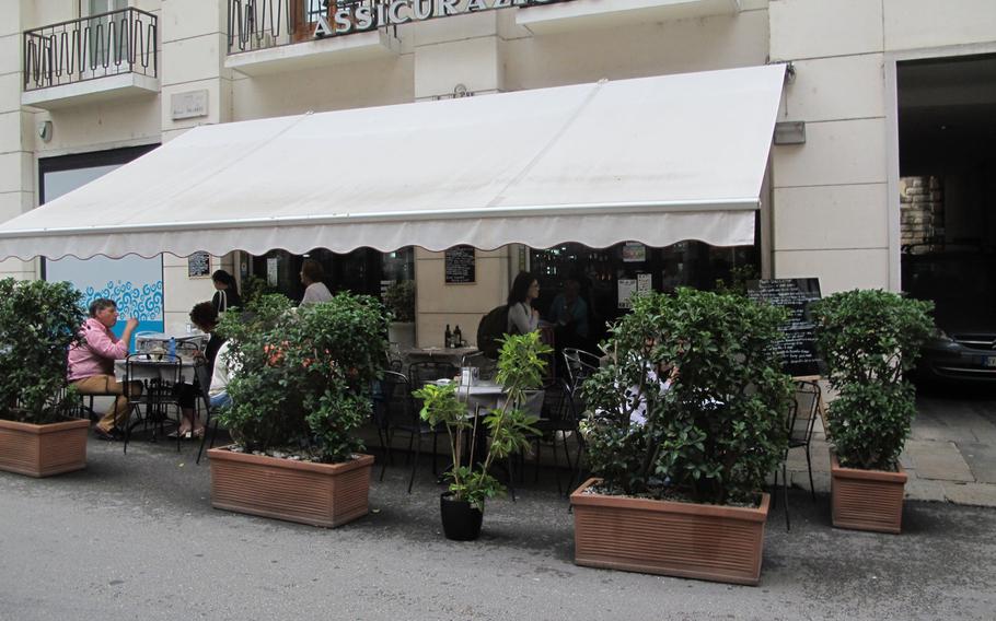 Caffe Tazzo D'oro, one of Vicenza's many coffee bars, is situated on the city's high street and is open all day.