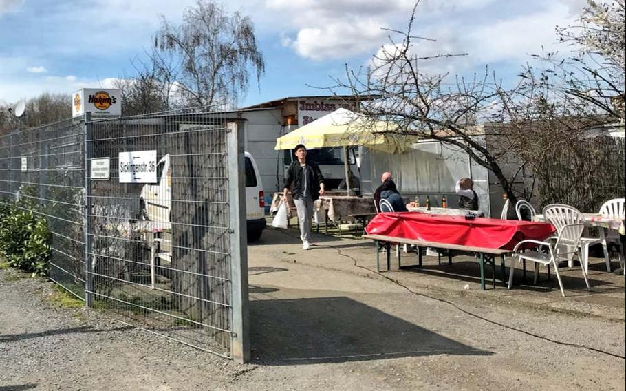 Hakim's Imbiss and Steak House is the self-described "king of spareribs," but it's located in an unassuming shack on a sidestreet in Heidelberg, Germany.