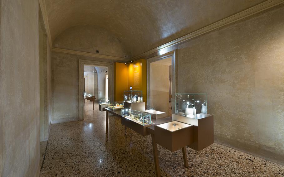 Necklaces are exhibited in Vicenza's Jewelry Museum with precious and semi-precious stones. 