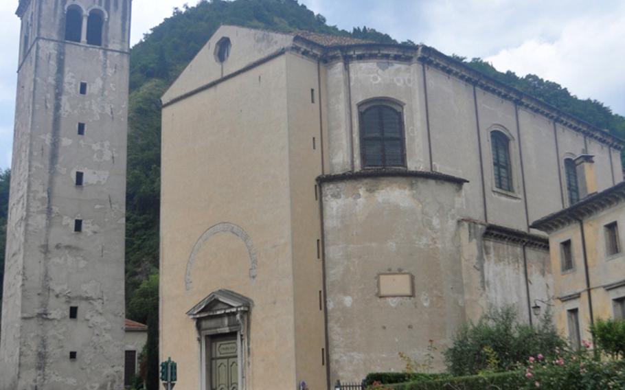 The Dumo (cathedral) in Serravalle was rebuilt in the1800s, though never fully completed. It's on the other side of the Meschio river from Piazza Flaminio. The bell tower dates back to an earlier church constructed several centuries earlier.
