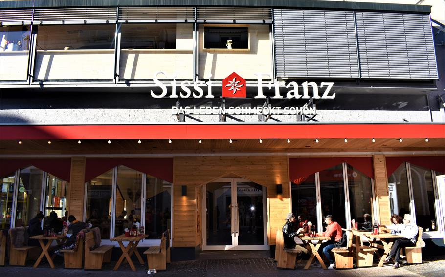 Sissi und Franz, a new burger restaurant in downtown Kaiserslautern, Germany, occupies the location of the former two-story McDonald's that was a signature feature of the city's pedestrian zone.