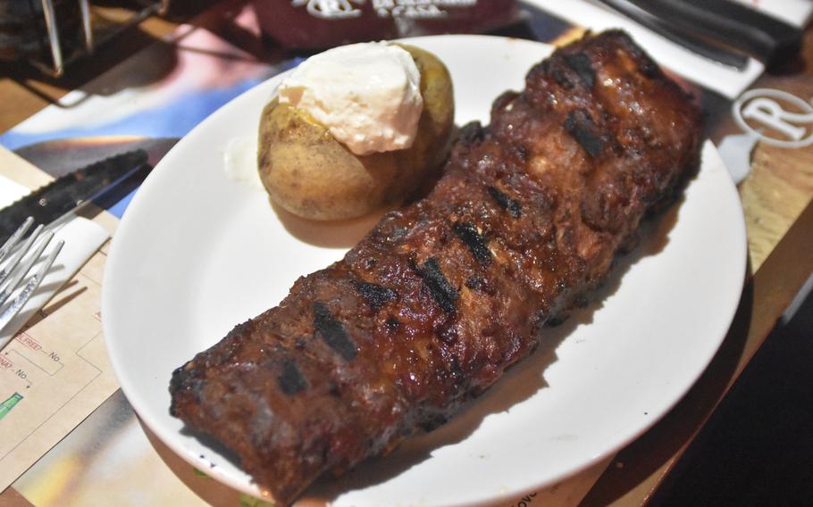 Want a rack of ribs and a baked potato? The Roadhouse restaurant in Conegliano serves both seven days a week.