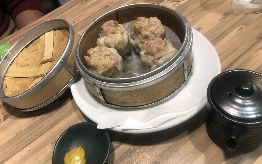Toriyoshi Shoten specializes in chicken but also offers non-poultry dishes such as large, meaty shumai dumplings and fried sweet potatos and clam fritters.