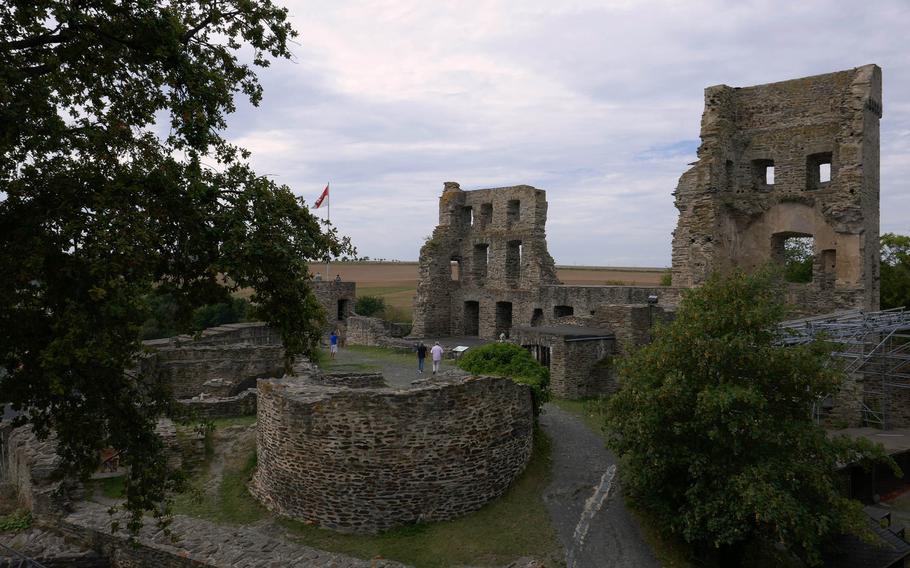 A view of Kastellaun Castle. First built in the 13th century, it was destroyed in the Palatine Succession War in 1698. A rebuilt section housed a regional museum and a tavern.