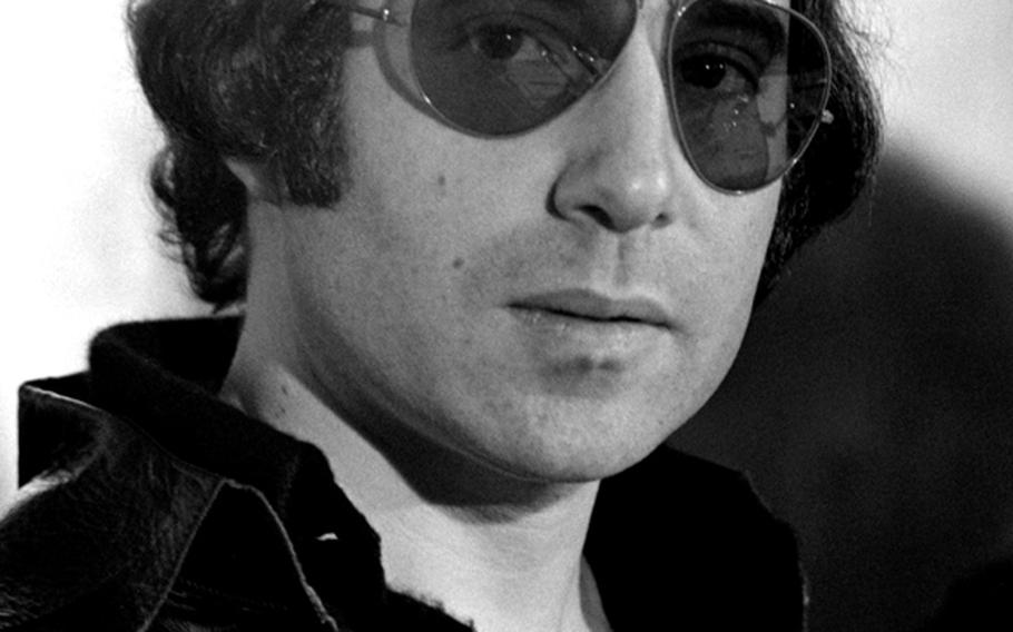 Paul Simon at a Tokyo press conference in 1974.