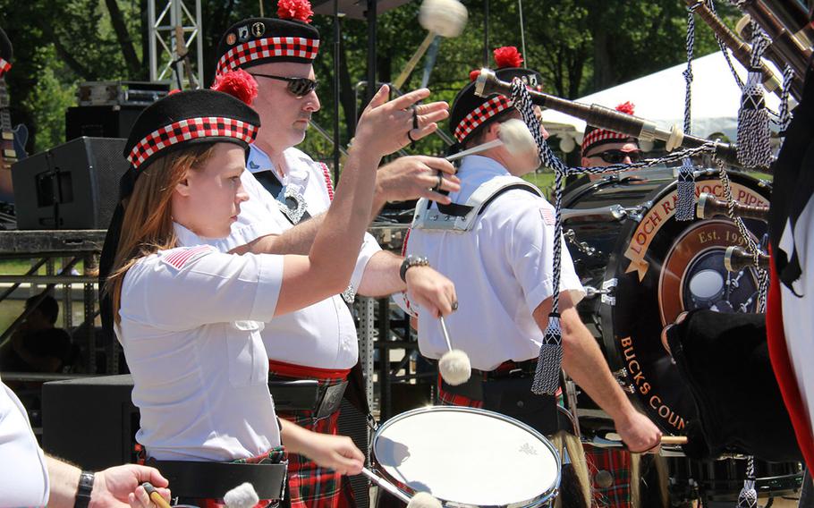 Scottish bagpipe band Loch Rannoch Pipes and Drums from Bucks County, Pennsylvania perform for the Rolling Thunder XXVI demonstration at the Lincoln Memorial, May 26, 2013.