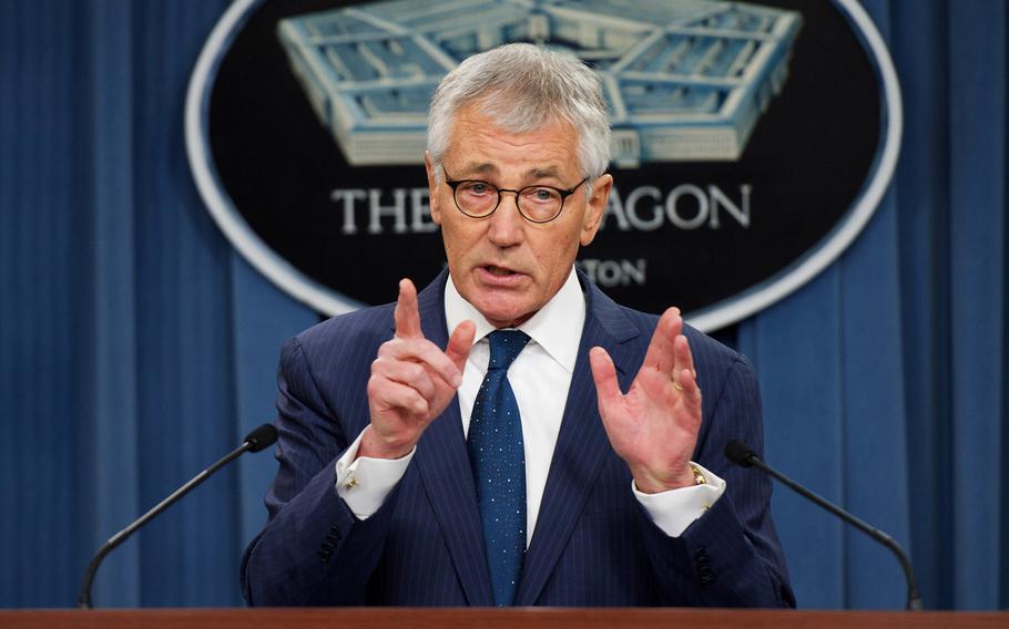 Defense Secretary Chuck Hagel conducts a press briefing at the Pentagon, Jan. 22, 2015. 