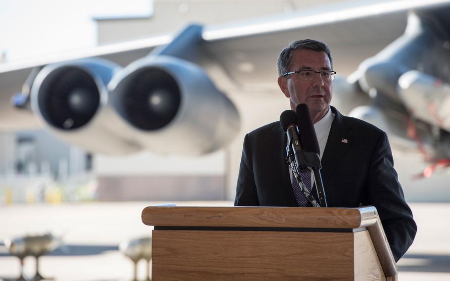 Secretary of Defense Ash Carter speaks to troops at Minot Air Force Base, N.D., Sept. 26, 2016.