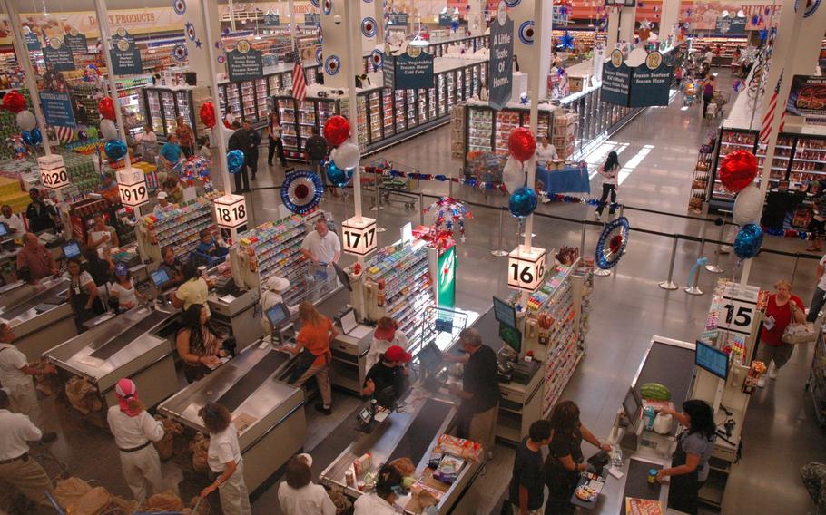A legislative effort is underway that would give low-income servicemembers and their families access to federal food assistance programs.