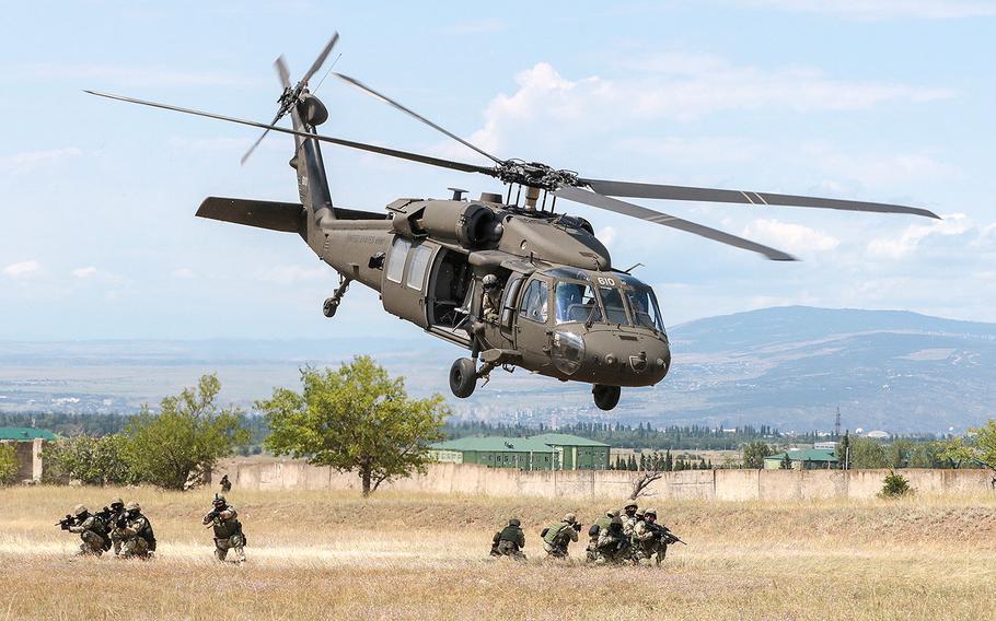 A Georgia Army National Guard UH-60 Black Hawk lifts off after inserting Georgian special forces during an urban operations exercise at the Vaziani Training Area on Aug 5, 2018 during Noble Partner 18. 