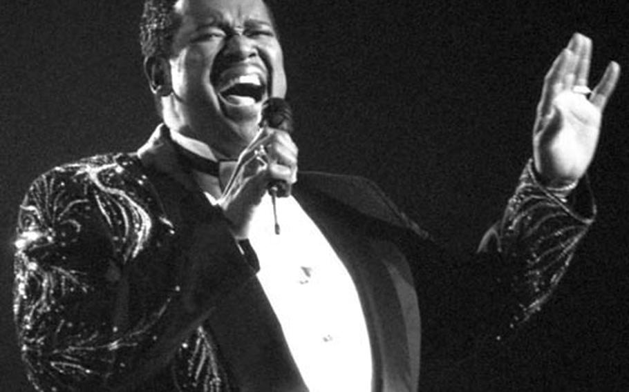 Luther Vandross, onstage at the Jahrhunderthalle in 1993.