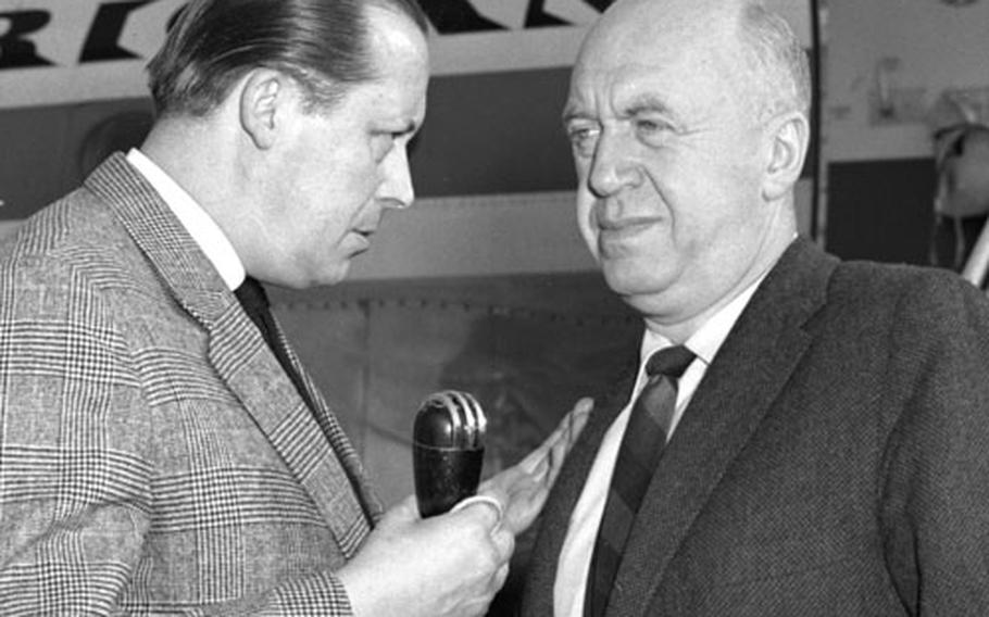 Producer Otto Preminger arrives in Frankfurt in September, 1959. With him is Hope Bryce, frashion adviser for the film "Anatomy of a Murder."