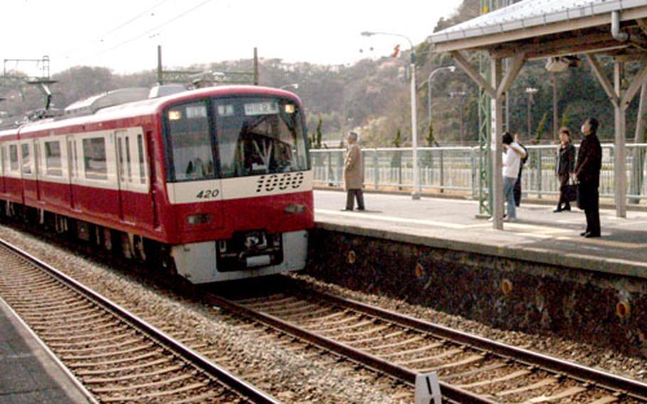 Work on a new 35-foot bridge connecting the U.S. Navy’s Ikego Family Housing Area to the Keihin Keikyu line’s Jimmuji Station is scheduled to start this spring. The station is easily visible from base, but Ikego residents and visitors currently must walk up to 30 minutes reach it.