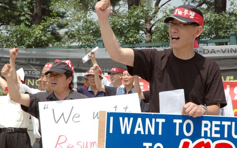 More than 100 Worldcup Arirang Tourism Ltd. drivers protested on Saturday at the War Memorial outside of Yongsan Garrison. The drivers were informed on Saturday that if they don’t return to work by Monday they face the possibility of being banned from working for any current or future AAFES contractor.