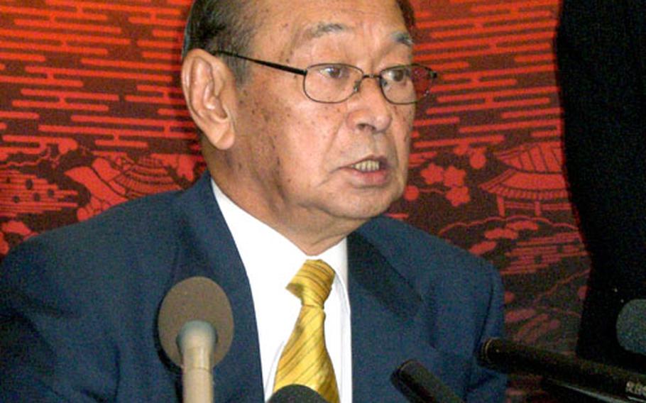 Okinawa Gov. Hirokazu Nakaima Monday holds his first press conference.