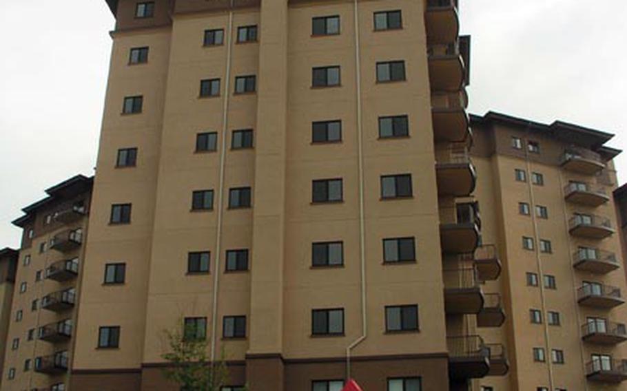 At Osan Air Base in South Korea, 10-story Jirisan Tower has opened for occupancy. Jirisan’s opening completes a three-building series of family housing construction aimed at easing the shortage of on-base accommodations for command-sponsored families.