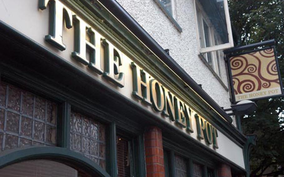 The Honeypot in downtown Oxford serves up fresh and delicious food, with nothing coming in frozen except for the chips and onion rings.