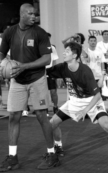 Shaquille O’Neal conducts a basketball clinic in Tokyo in August, 1993.
