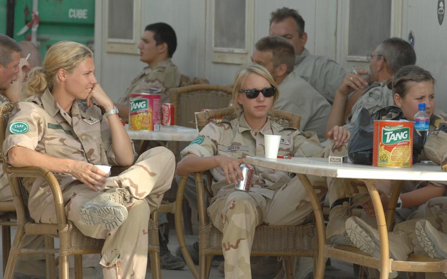 Female Dutch troops are in Afghanistan&#39;s Uruzgan province as part of the country&#39;s redeployment team.