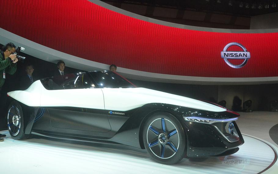80p na Nissan's Blade Glider concept car, unveiled to the public at the 2013 Tokyo Motor Show, is only about three feet-wide at its front end.