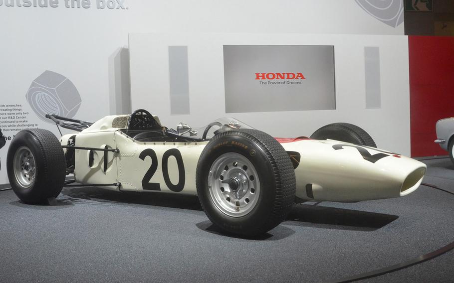 66p na Visitors to the 2013 Tokyo Motor Show can get a look at Honda's 1964 RA-271, Japan's first Formula One racing car.