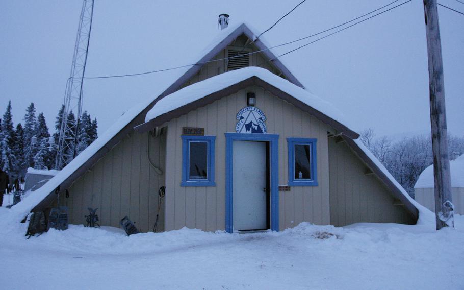 Black Rapids has its own T-bar ski lift and a nearby lodge where soldiers can warm up and drink coffee between runs.
