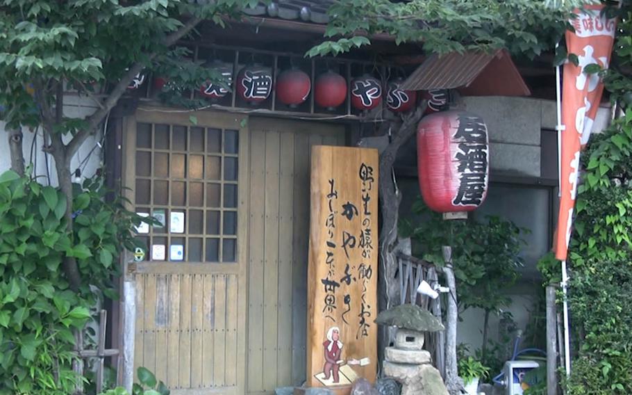 Foreigners once made up four out of five customers at Kayabukiya Tavern in Japan's Tochigi prefecture, but publicity about a visit by former Japanese defense minister Shigeru Ishiba last year has encouraged more local visitors to the eatery famous for its trained monkeys.