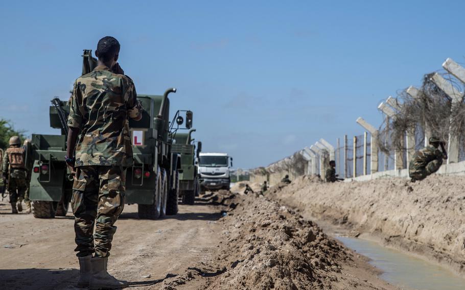 Somali army soldiers of the Danab battalion conduct convoy operations training with the U.S. Army's 101st Airborne Division, May 22, 2017, in Mogadishu, Somalia. The logistics course focused on various aspects of moving personnel, equipment and supplies.