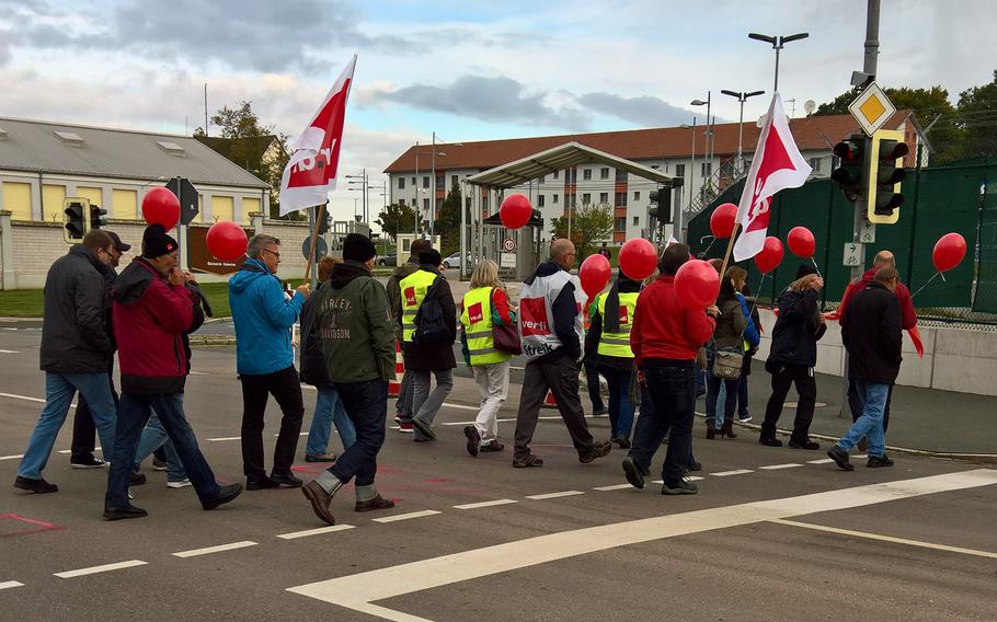 On Tuesday, more than 70 civilian employees of the U.S. Army in Katterbach, Germany, went on strike and protested for higher wages. They also were striking in Illesheim, which like Katterbach, belongs to U.S. Army Garrison Ansbach.